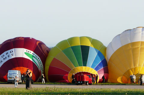 Chambley-2009-montgolfieres-gonflement-2
