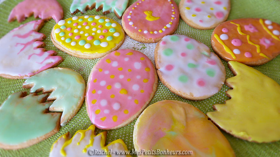 oeufs de Pâques biscuits sablés décorés
