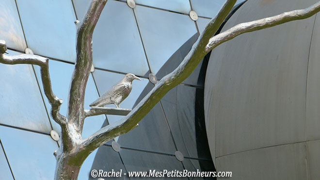 sculpture oiseau futuroscope