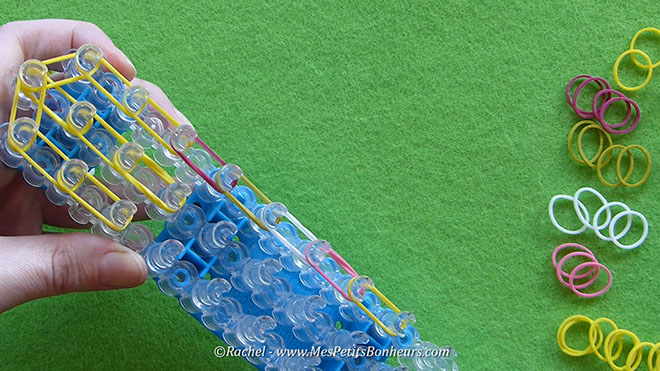 Tuto oeuf de paques en elastiques rainbow loom.Image fixe013