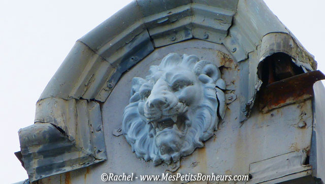 détail lion marché couvert de Belfort