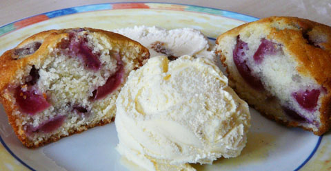 dessert_muffin_aux_cerises_et_glace