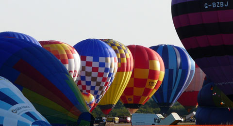 Chambley-2009-montgolfieres-dressées-3