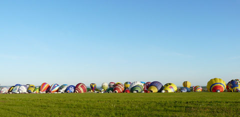 Chambley-2009-montgolfieres-gonflement-1