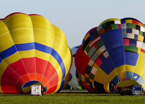 Chambley-2009-montgolfieres-gonflement-4