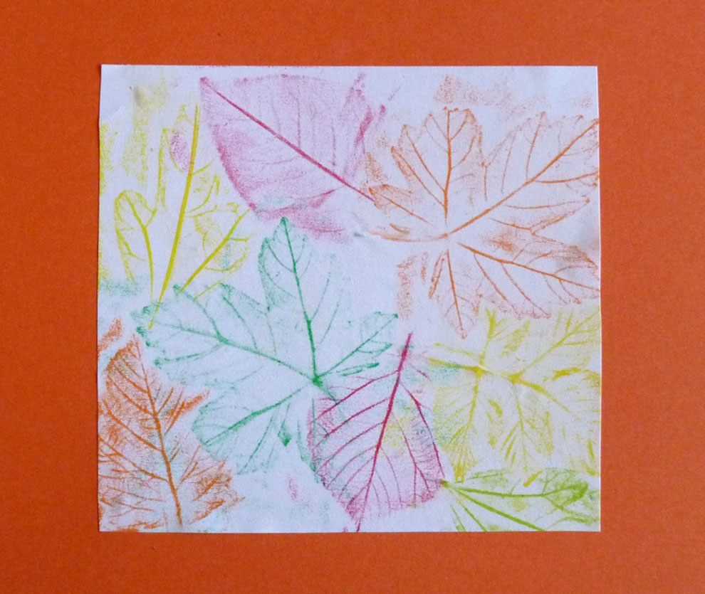 Illustration d'automne: décor en empreintes de feuilles pour enfants de  cycle 2 ou 3