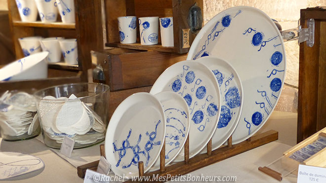 porcelaine blanche et bleue par Marylène Swietek