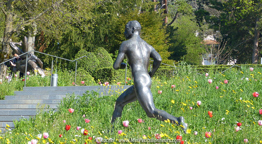 statue coureur nu musée olympique lausanne