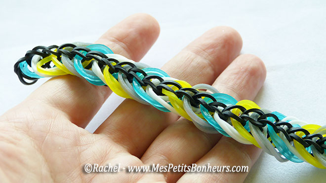 bracelet elastique rainbow loom noir et cercles