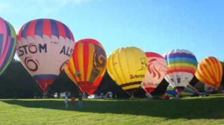 montgolfiere atterit pres du malsaucy ballons du territoire 2014