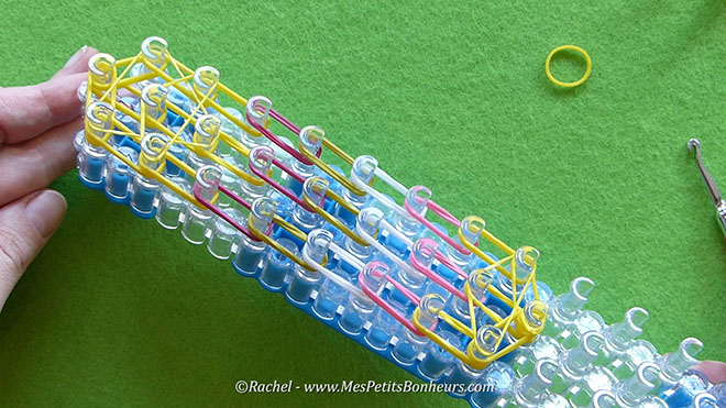 Tuto oeuf de paques en elastiques rainbow loom.Image fixe017