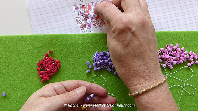 Bracelet en perles tressées - idée cadeau fête des mères.Image fixe011