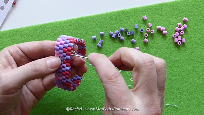 Bracelet en perles tressées - idée cadeau fête des mères.Image fixe029