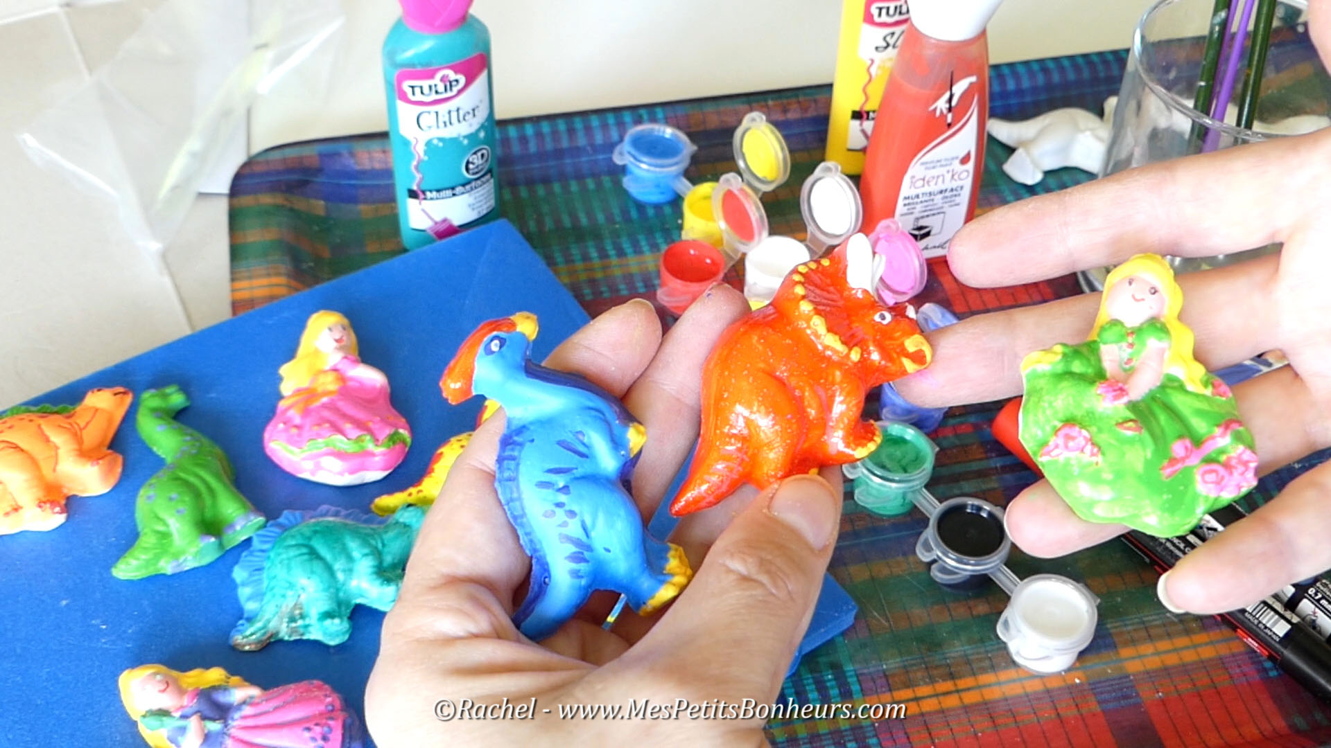 activité manuelle enfant dinosaures princesses platre peinture