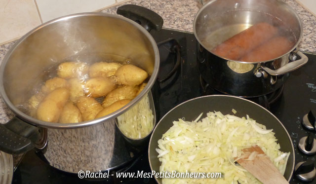 cuisson patates saucisses et oignons