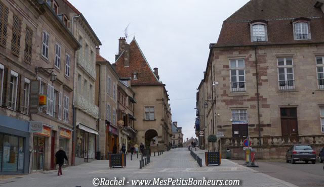 rue principale centre ville Luxeuil
