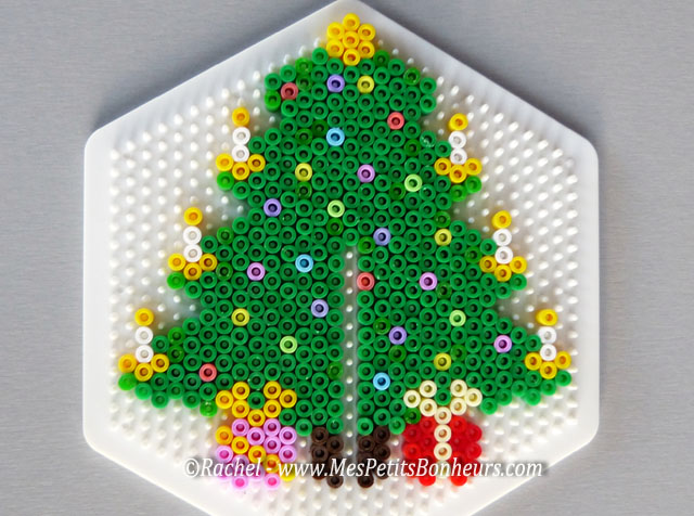3D Christmas Tree with Hama or Perler beads – DIY